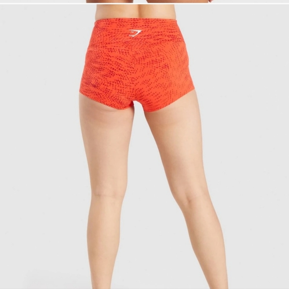 GYMSHARK TRAINING orange SHORT LENGTH SHORTS XS